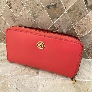 Tory Burch Robinson wallet